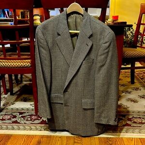Men’s Sport Jacket. Basically new. Smart looking jacket. Perfect for going out.